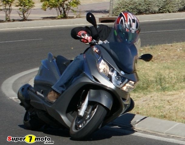Piaggio X-10 350 750DSC01588