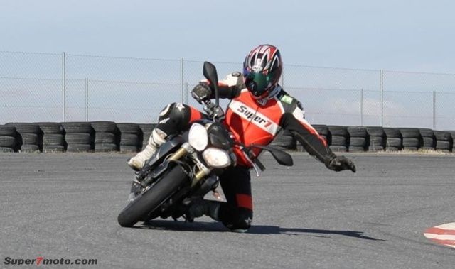 StreetTriple2013 accion 004