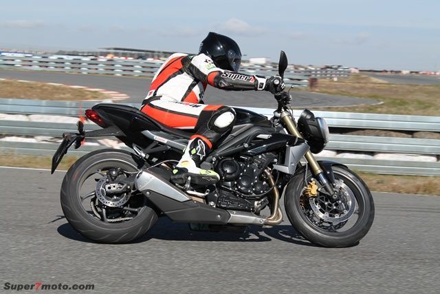 StreetTriple2013 accion 005