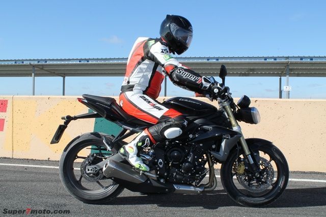 StreetTriple2013 accion 011