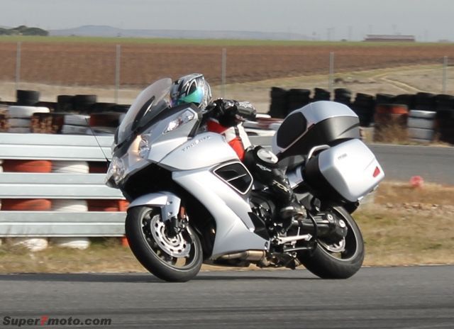 triumph trophy074