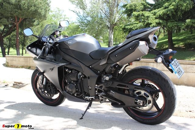 yamaha r1 04