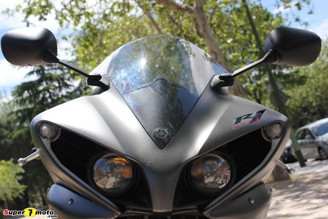 yamaha r1 18