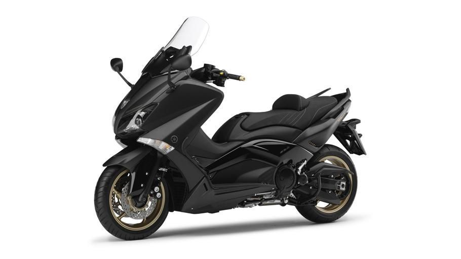 2013-Yamaha-T-MAX-SPECIAL-EU-Power-Black-Studio-007