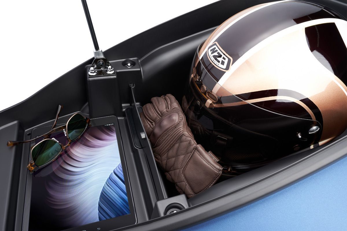 x town ct 125 detalle azul 2