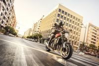 hi_18MY_Z900RS_Angle_City_10
