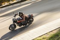 hi_18MY_Z900RS_Angle_City_6