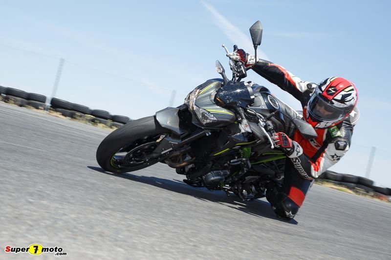KawasakiZ900 00