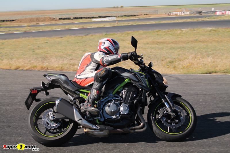 KawasakiZ900 54