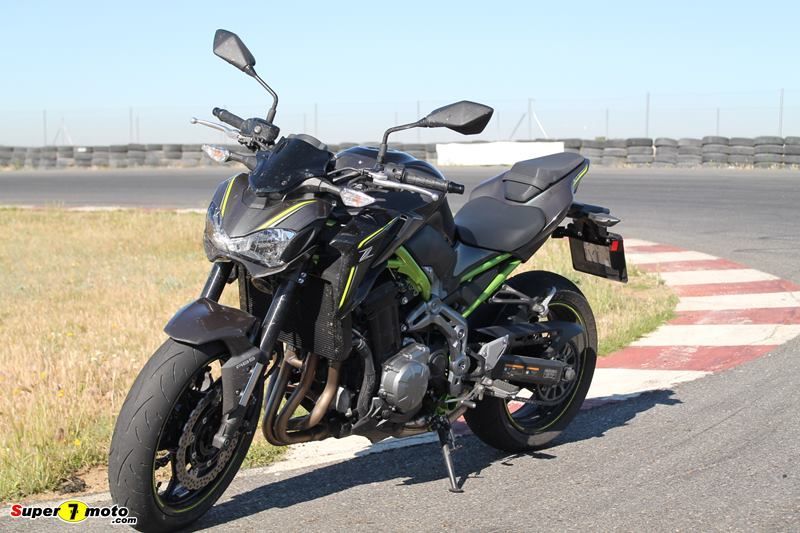 KawasakiZ900 64