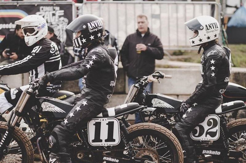 Anvil Motociclette 76