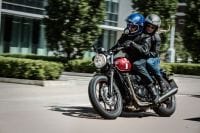 Street_Twin_Riding_Shot_002_A3_RGB
