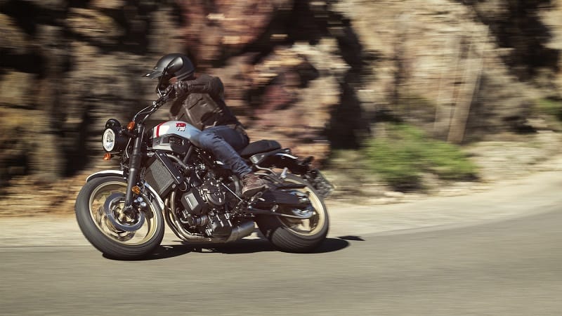 2019 Yamaha XS700SCR EU Tech Black Action 003 03