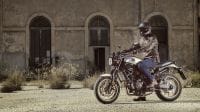 2019-Yamaha-XS700SCR-EU-Tech_Black-Action-004-03
