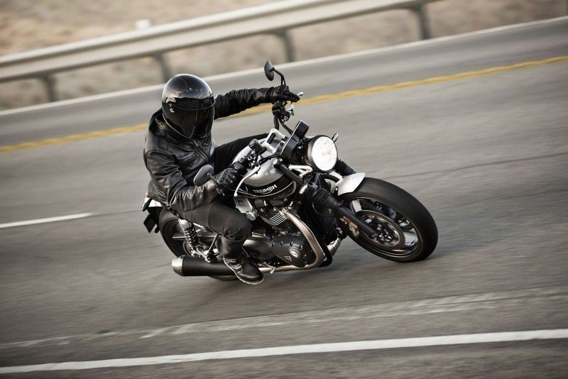 NDP TRIUMPH SPEEDTWIN 01