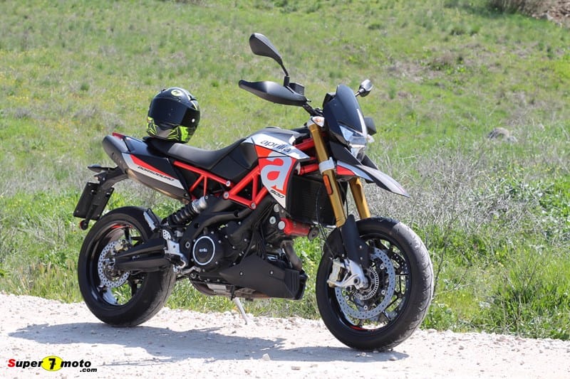 ApriliaDorsoDuro900 02