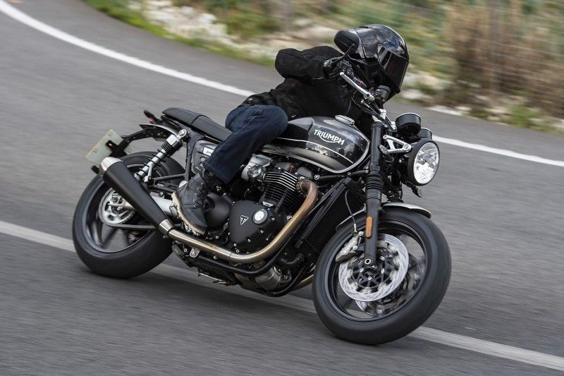 NDP TRIUMPH SPEEDTWIN LLEGADA 03 04