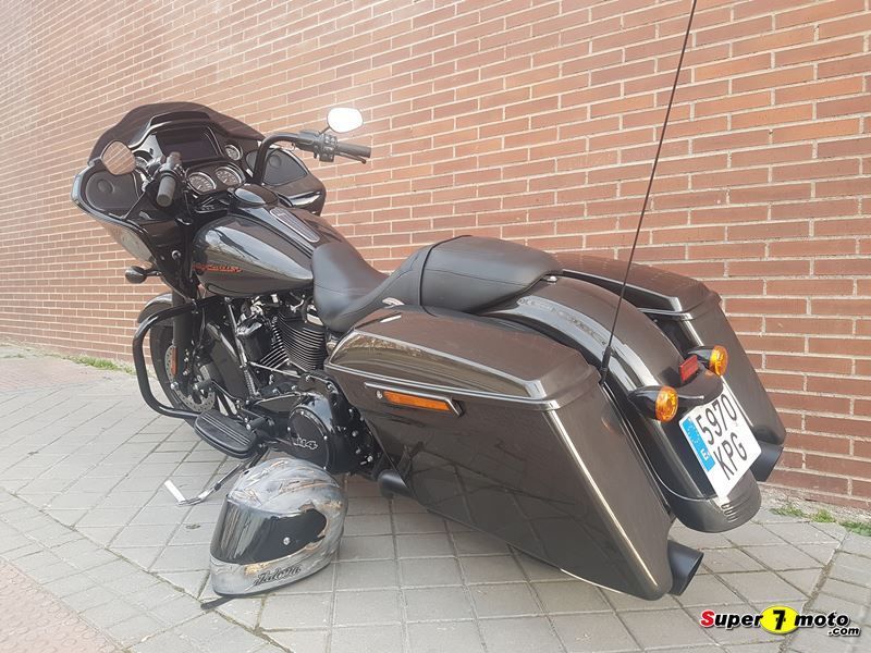 Harley Davidson Road Glide Special 13