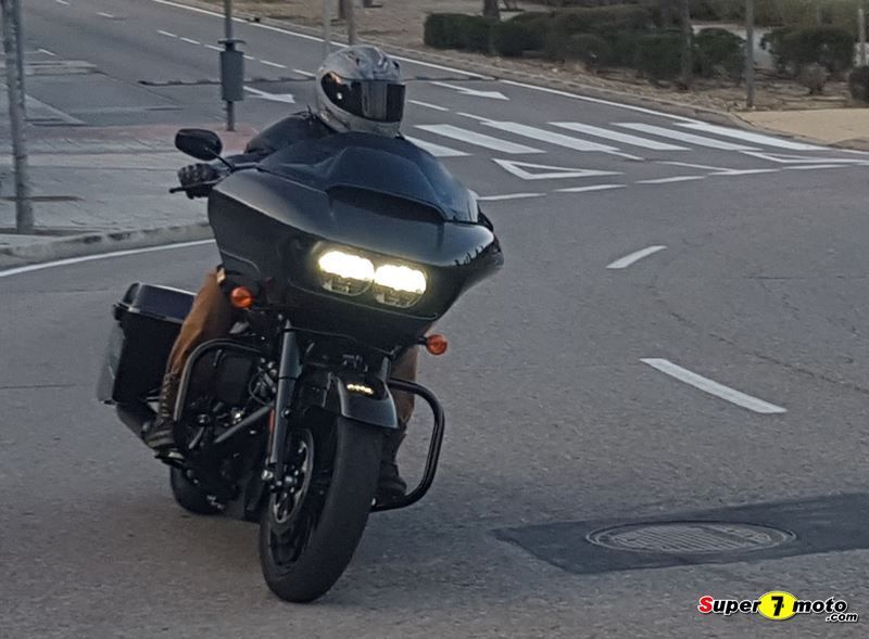 Harley Davidson Road Glide Special 42