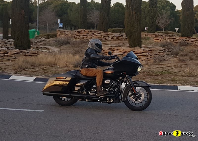 Harley Davidson Road Glide Special 44