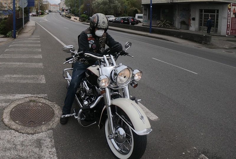 200407 HD Solidaridad a lomos de una Harley Davidson 2