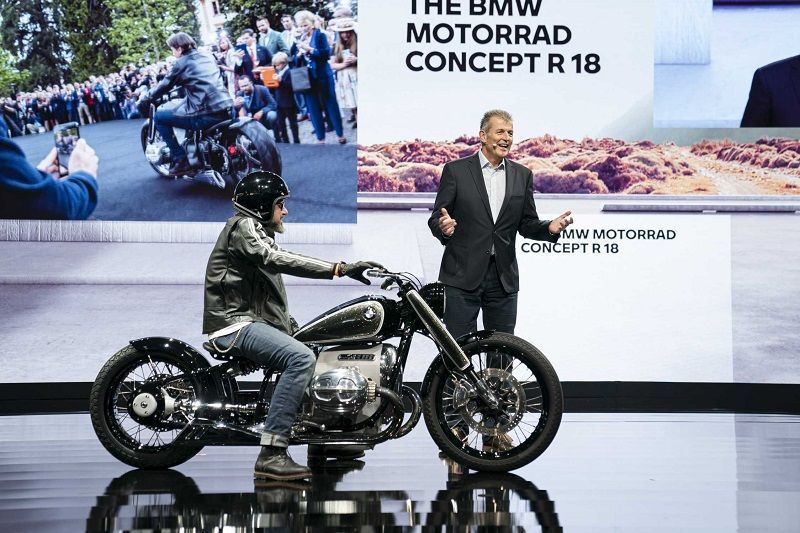 P90377350 dr markus schramm head of bmw motorrad at the laas 2019 11 2019 2249px