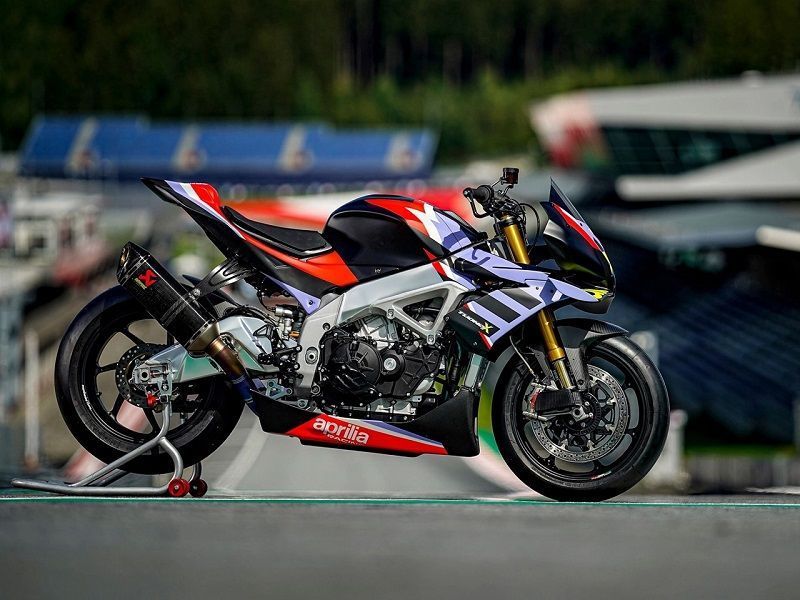 02 Aprilia Tuono V4 X