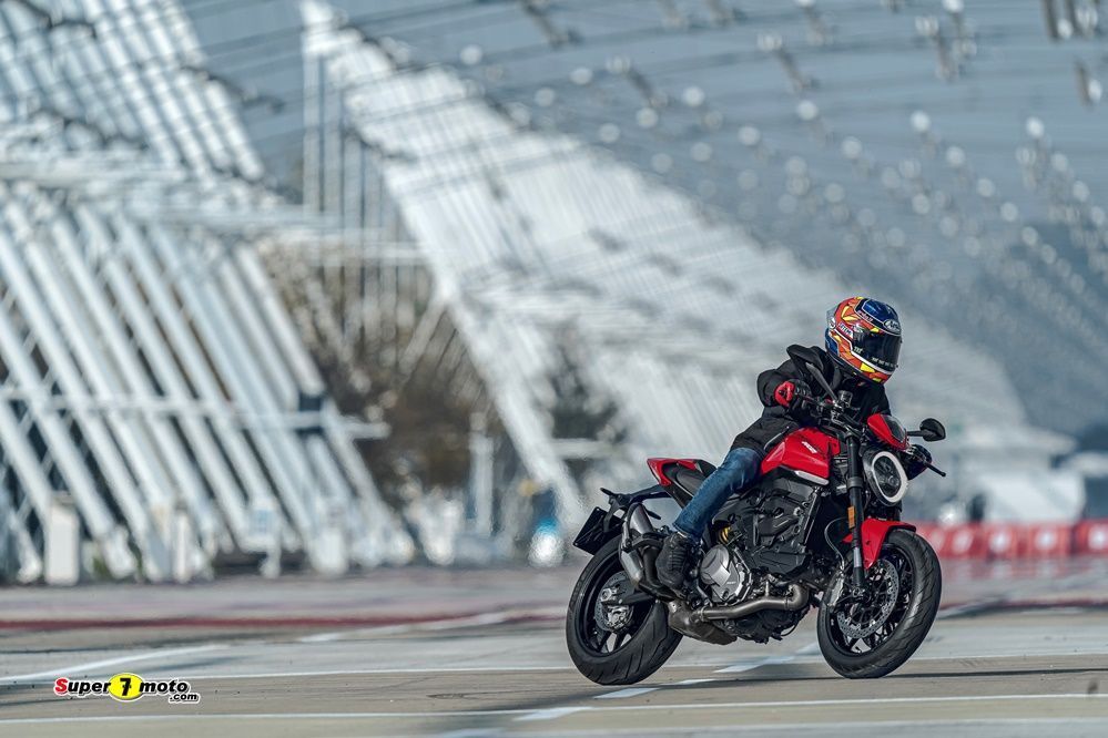 Ducati Monster 2021 9