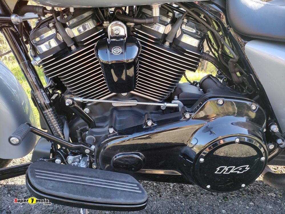 Harley Davidson Road King Special 11