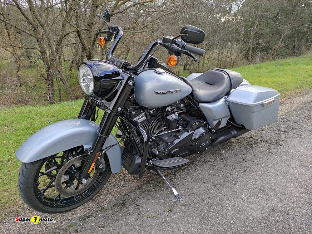 Harley Davidson Road King Special 3