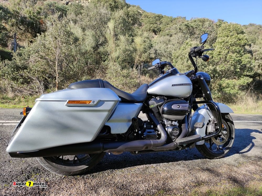 Harley Davidson Road King Special 9