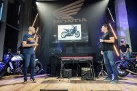 337962_Radical_customs_showcase_the_Dual_Personality_of_the_Honda_CMX1100_Rebel