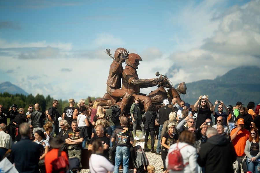 EBW 2022 Harley Sculpture Faak am See John Rourke 