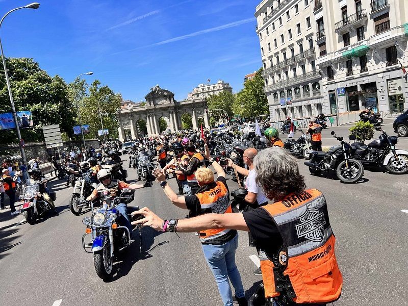 Harley Davidson Desfile KM0 2