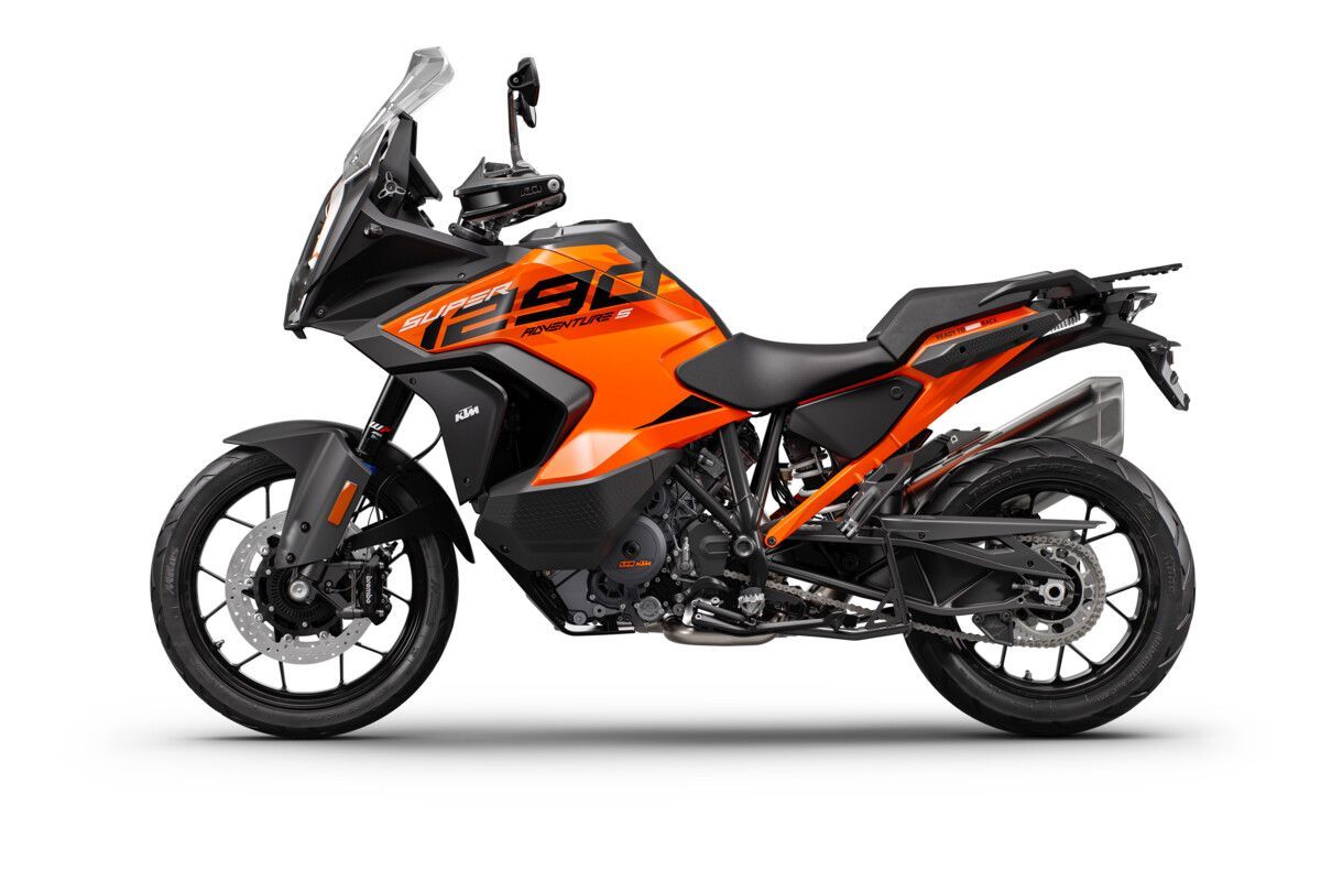 486375 1290 SADV MY23 Orange EU 90 Left MY23
