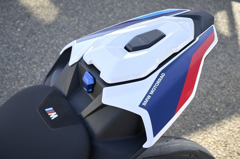 P90481326 highRes bmw m 1000 r 10 2022