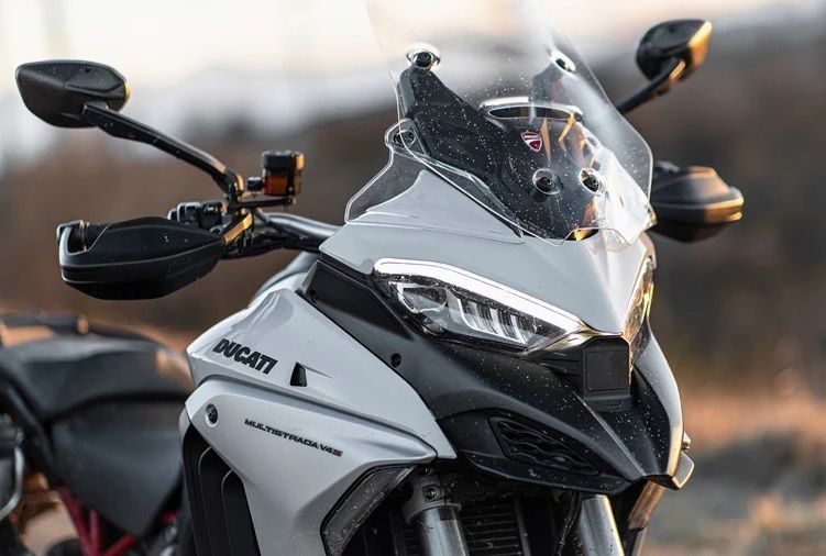 Multistrada V4 Wh 01 gallery 906x510