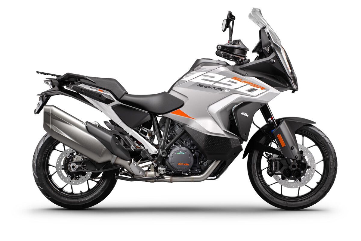 MY23 KTM 1290 SADV S studio 2