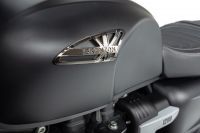 Brixton_Cromwell1200_studio_black_4