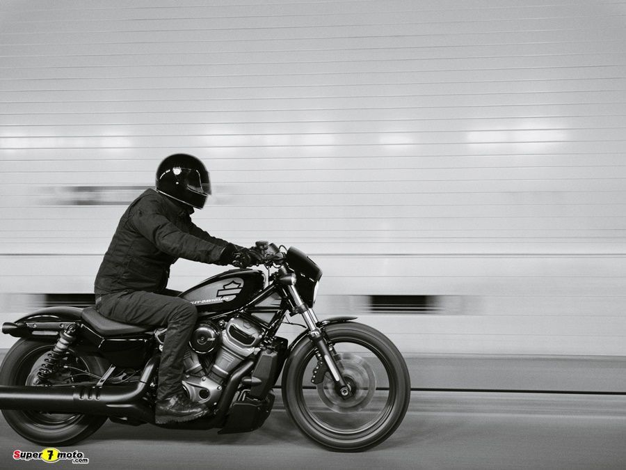 22 rh975 nightster riding f2499