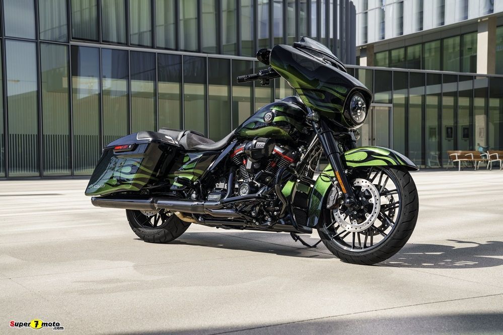 210249 my22 flhxse cvo street glide beauty sgt 0028.tif 1