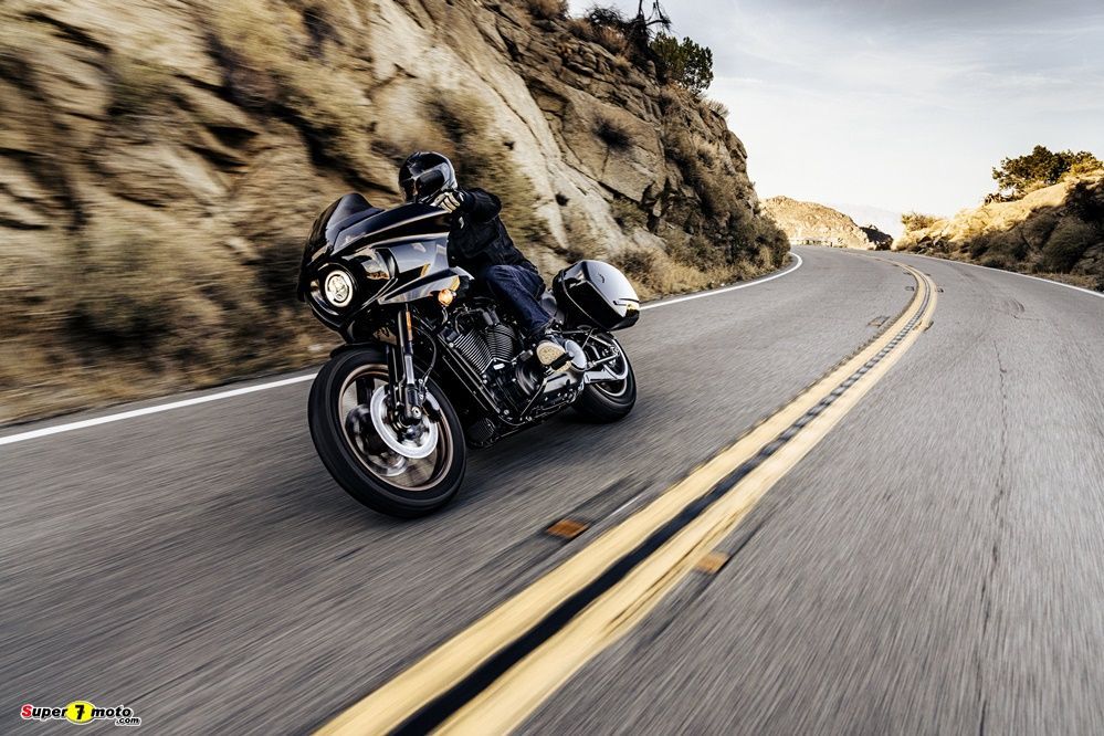 210249 my22 fxlrst low rider st riding sgt 0732.tif copia 1
