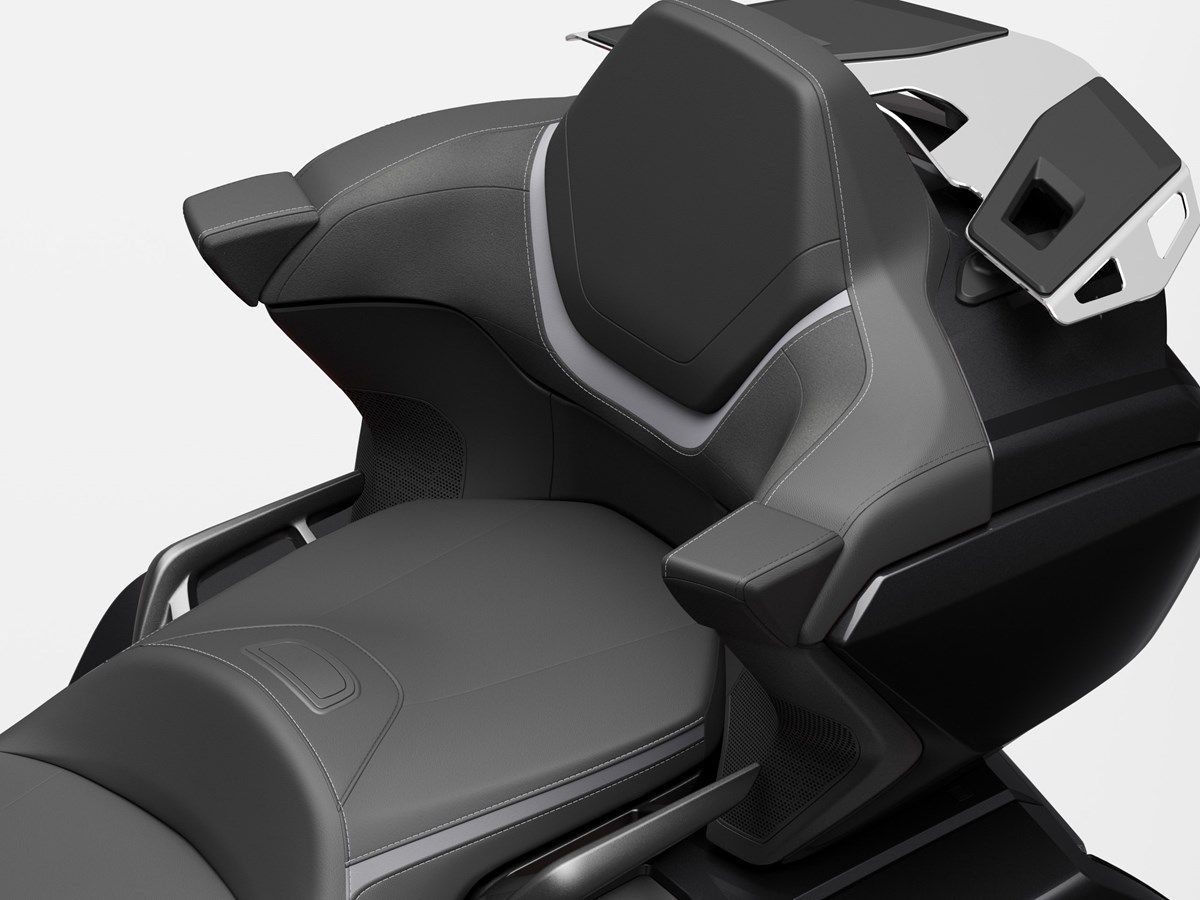 413848 23YM HONDA GOLD WING TOUR
