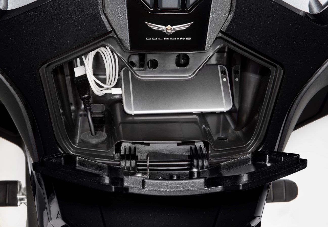 413941 23YM HONDA GOLD WING TOUR