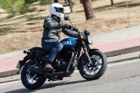 Royal_Enfield_HNTR350_ACCION_046