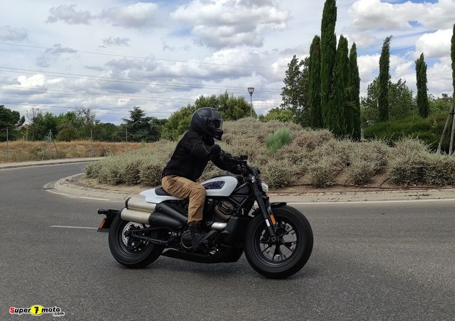 Harley Davidson Sportster S 42