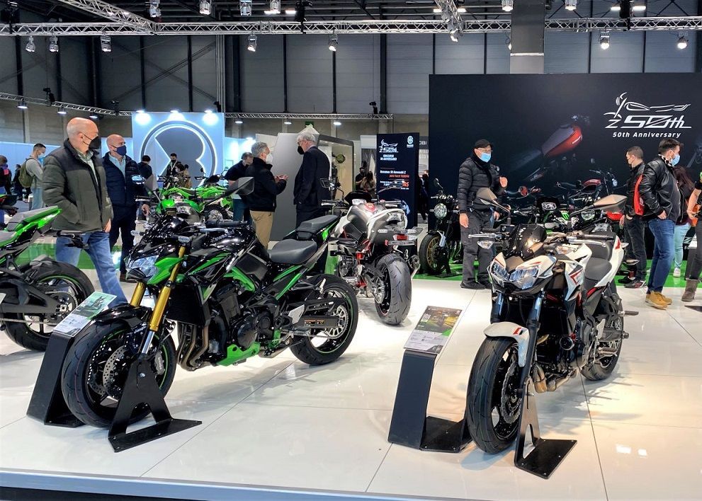 un estand en el salon vive la moto de madrid