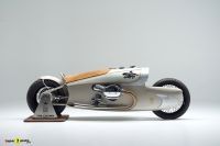 P90513754_lowRes_bmw-r-18-the-crown-0