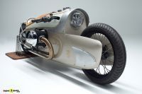 P90513756_lowRes_bmw-r-18-the-crown-0