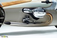 P90513766_lowRes_bmw-r-18-the-crown-0